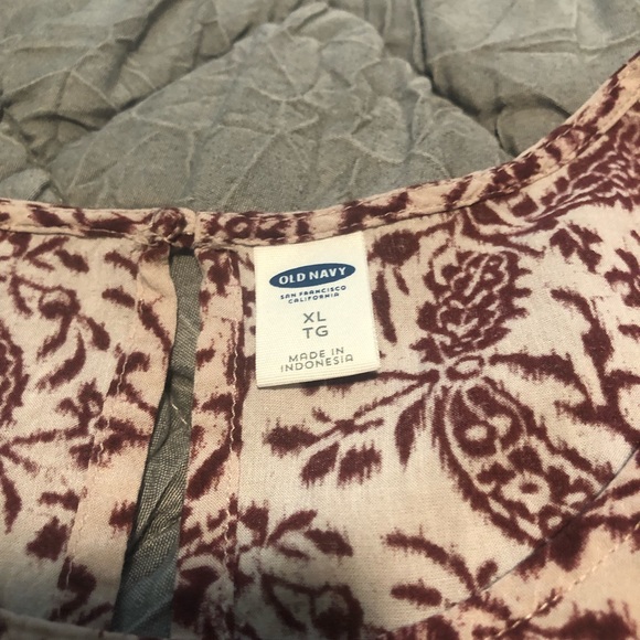 Old Navy sleeveless top - Picture 3 of 3